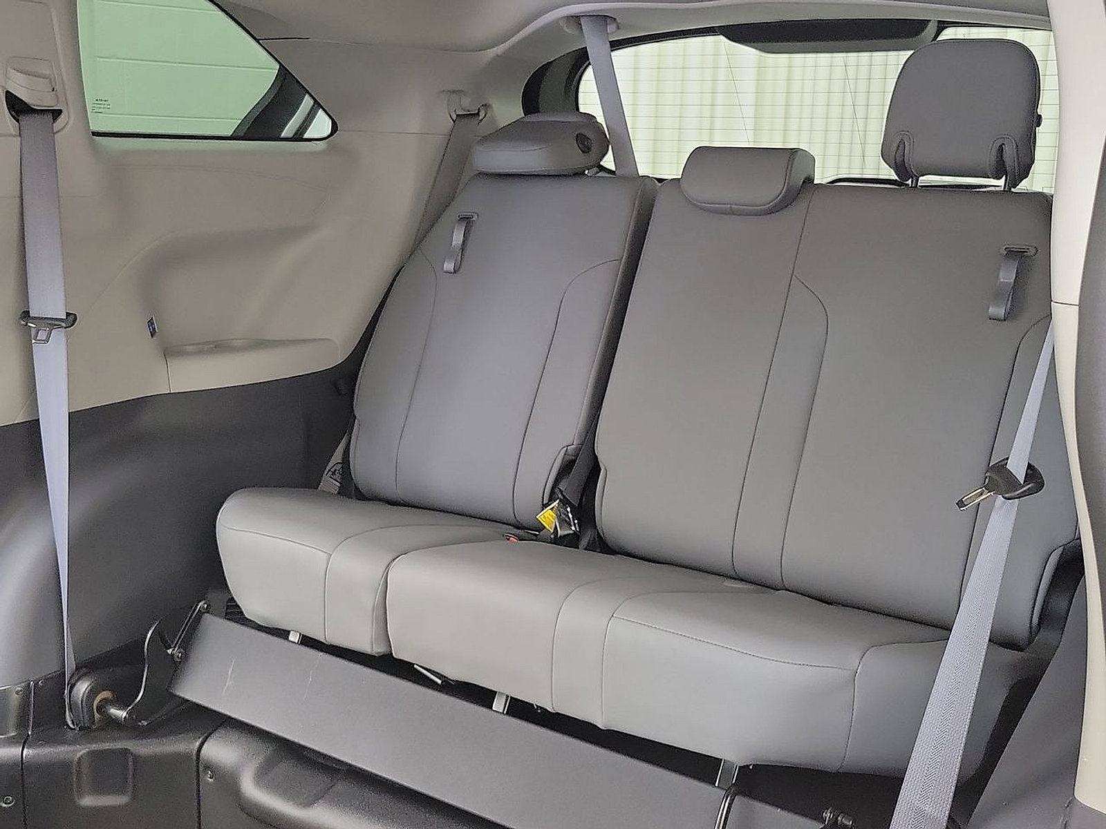 Used 2022 Toyota Sienna XLE FWD image 19