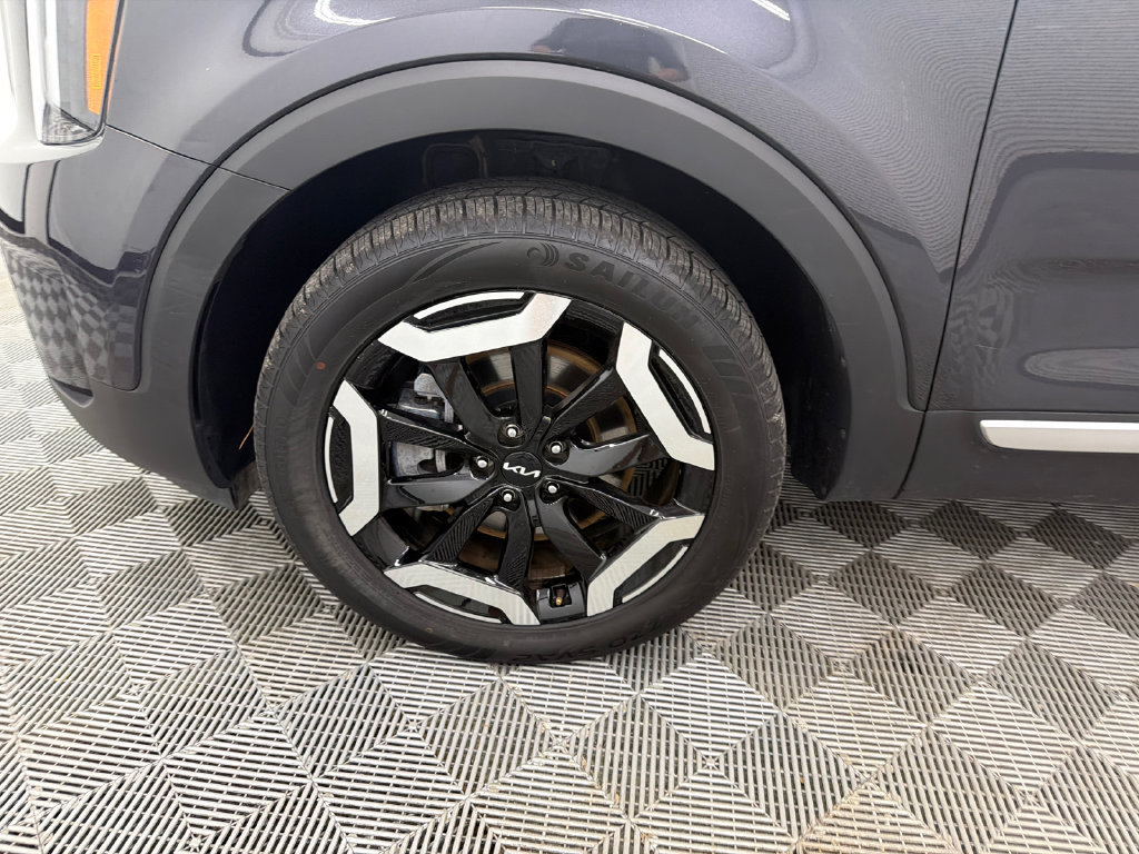 Used 2025 Kia Telluride S FWD image 11