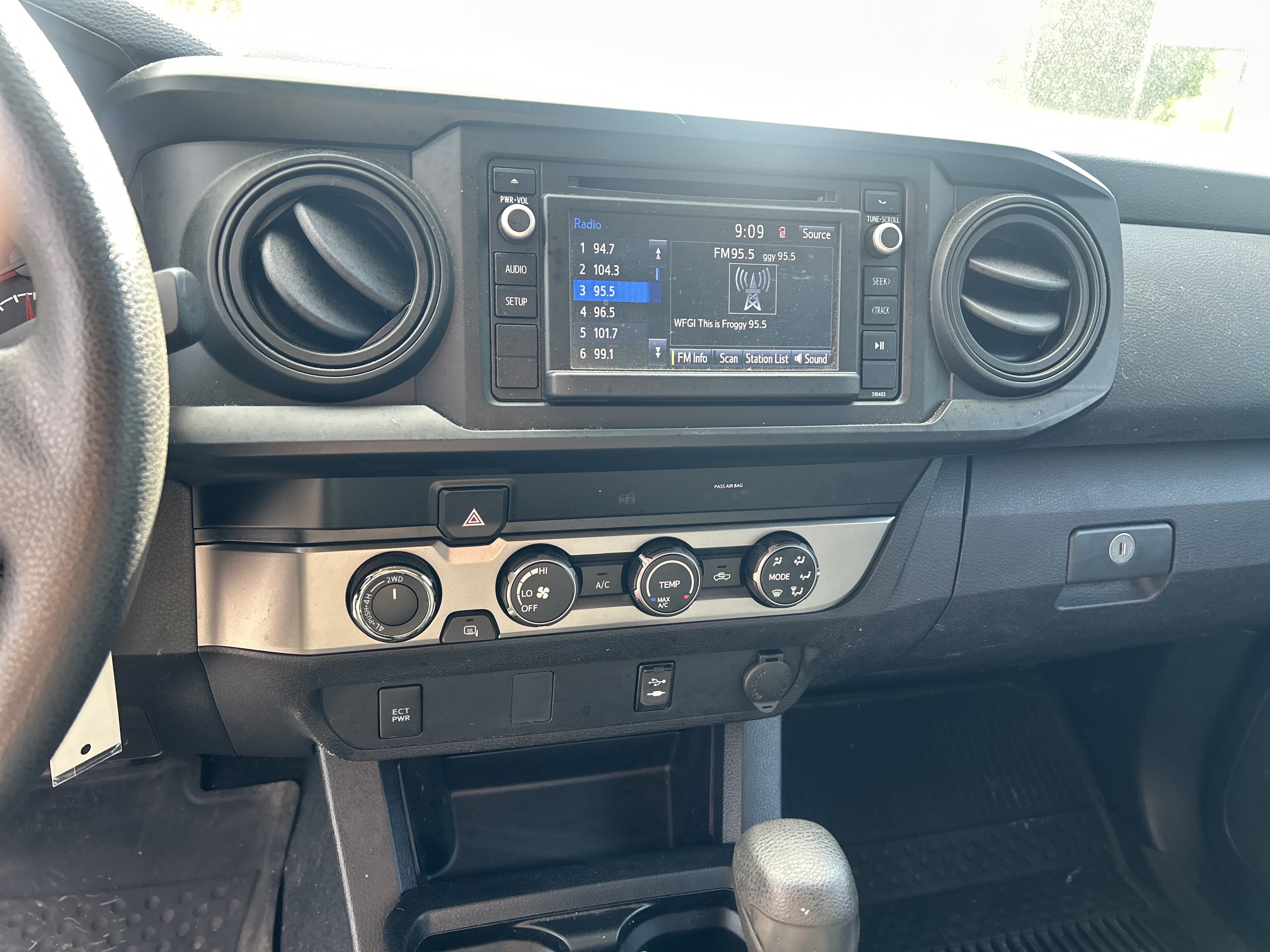 Used 2019 Toyota Tacoma SR AWD/4WD image 21
