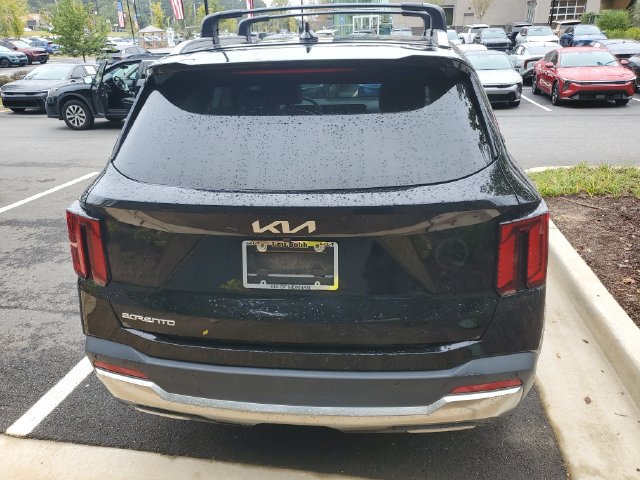 Certified 2025 Kia Sorento SX FWD image 6