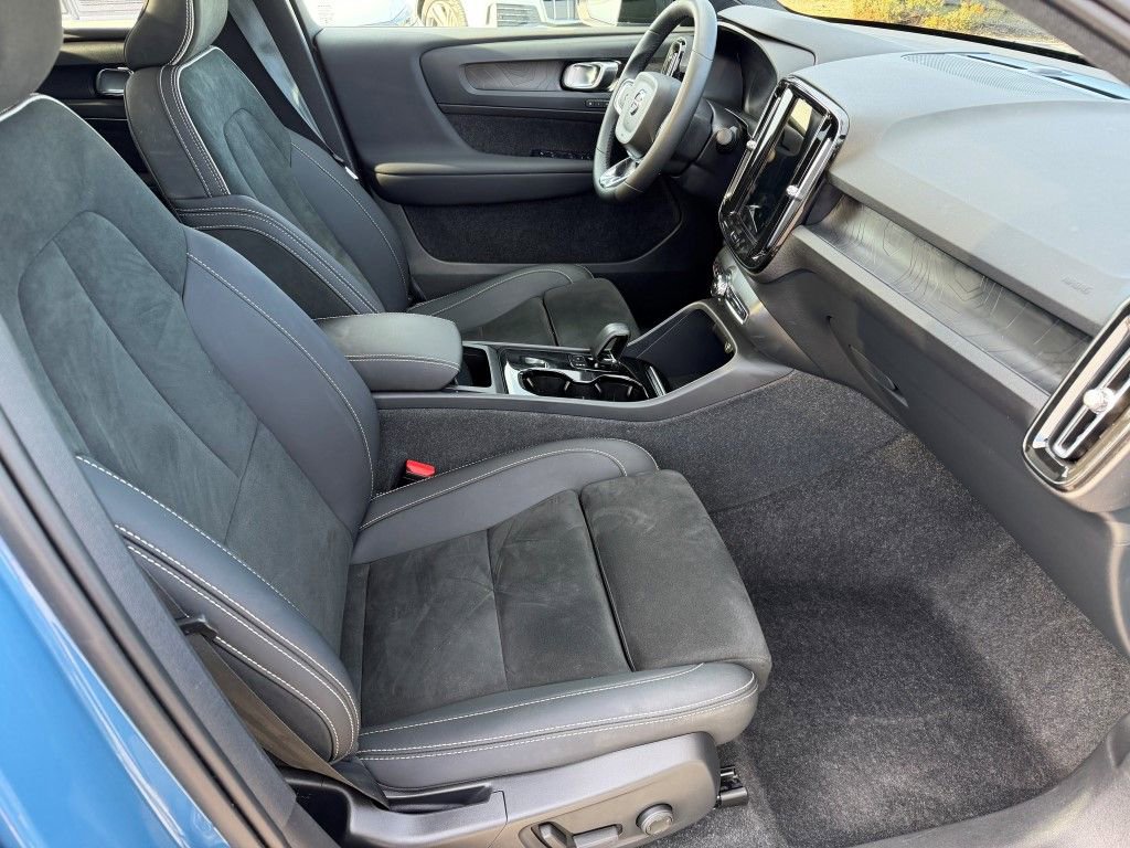 Certified 2023 Volvo C40 P8 Recharge Plus w/ Protection Package Premier image 13