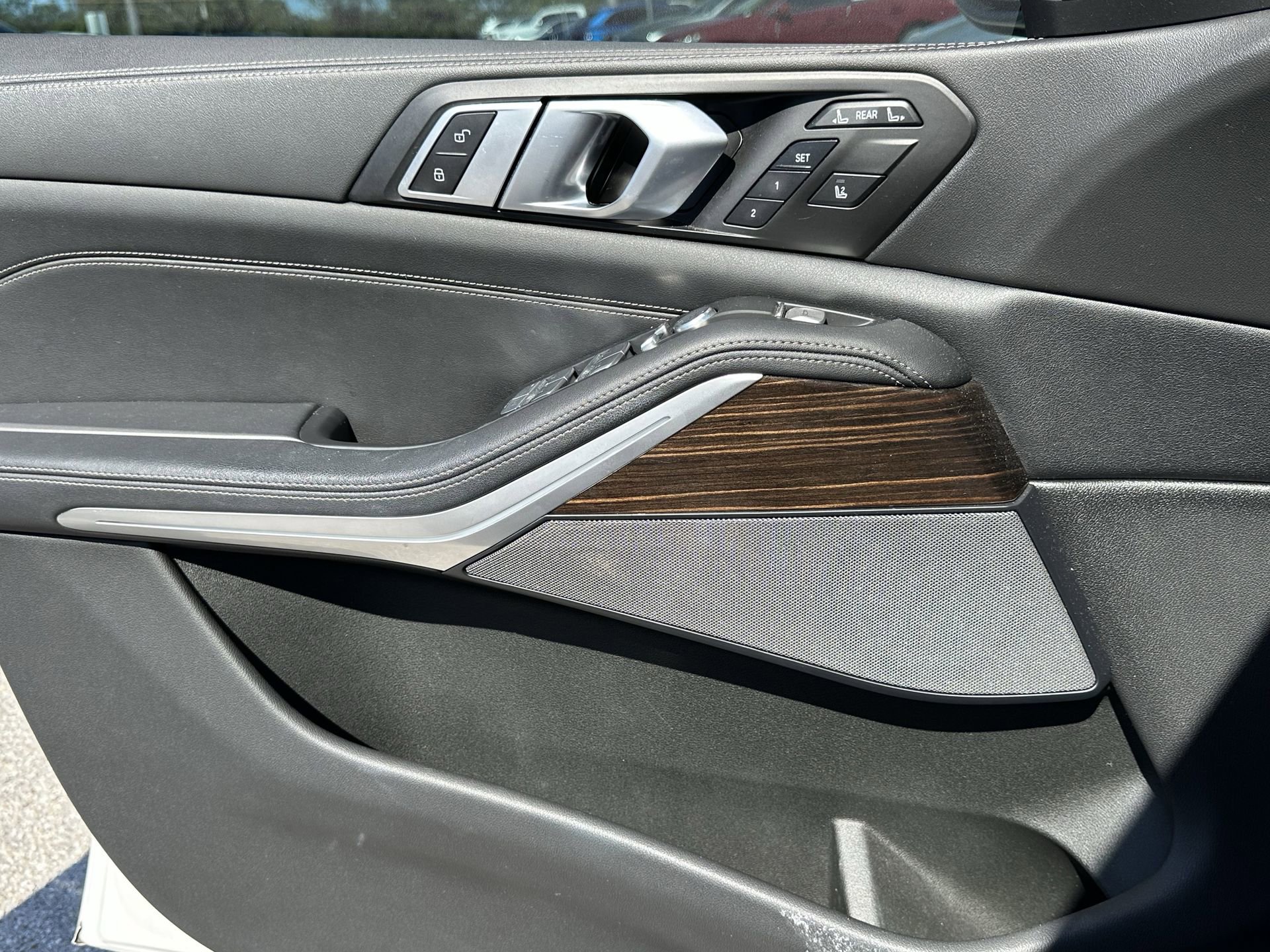 Certified 2024 BMW X7 xDrive40i w/ Premium Package image 23