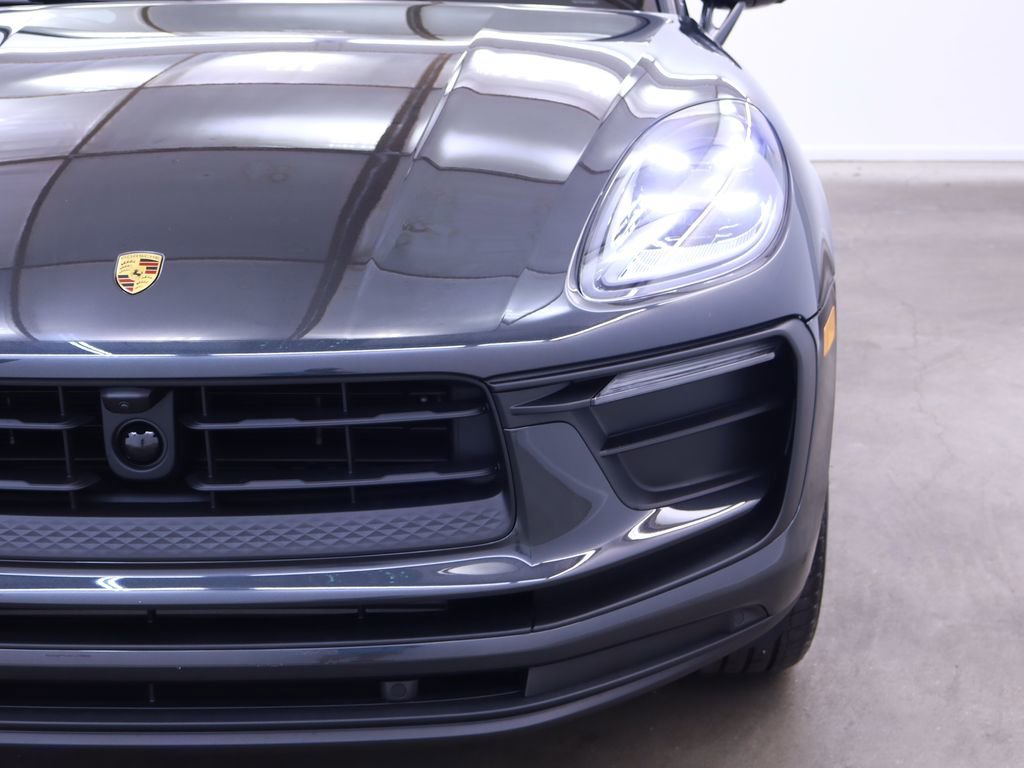 New 2025 Porsche Macan image 11