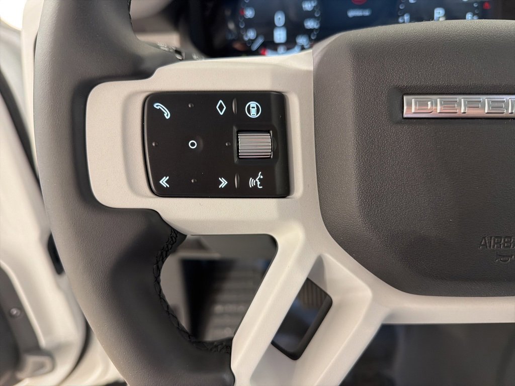 New 2026 Land Rover Defender 110 X-Dynamic SE image 12