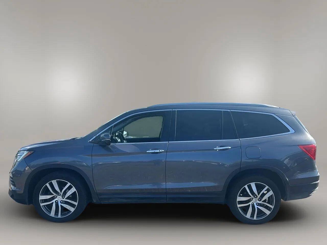 Used 2016 Honda Pilot Touring image 4
