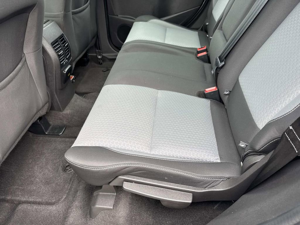 Used 2017 Ford C-MAX SE w/ Cold Weather Package image 17