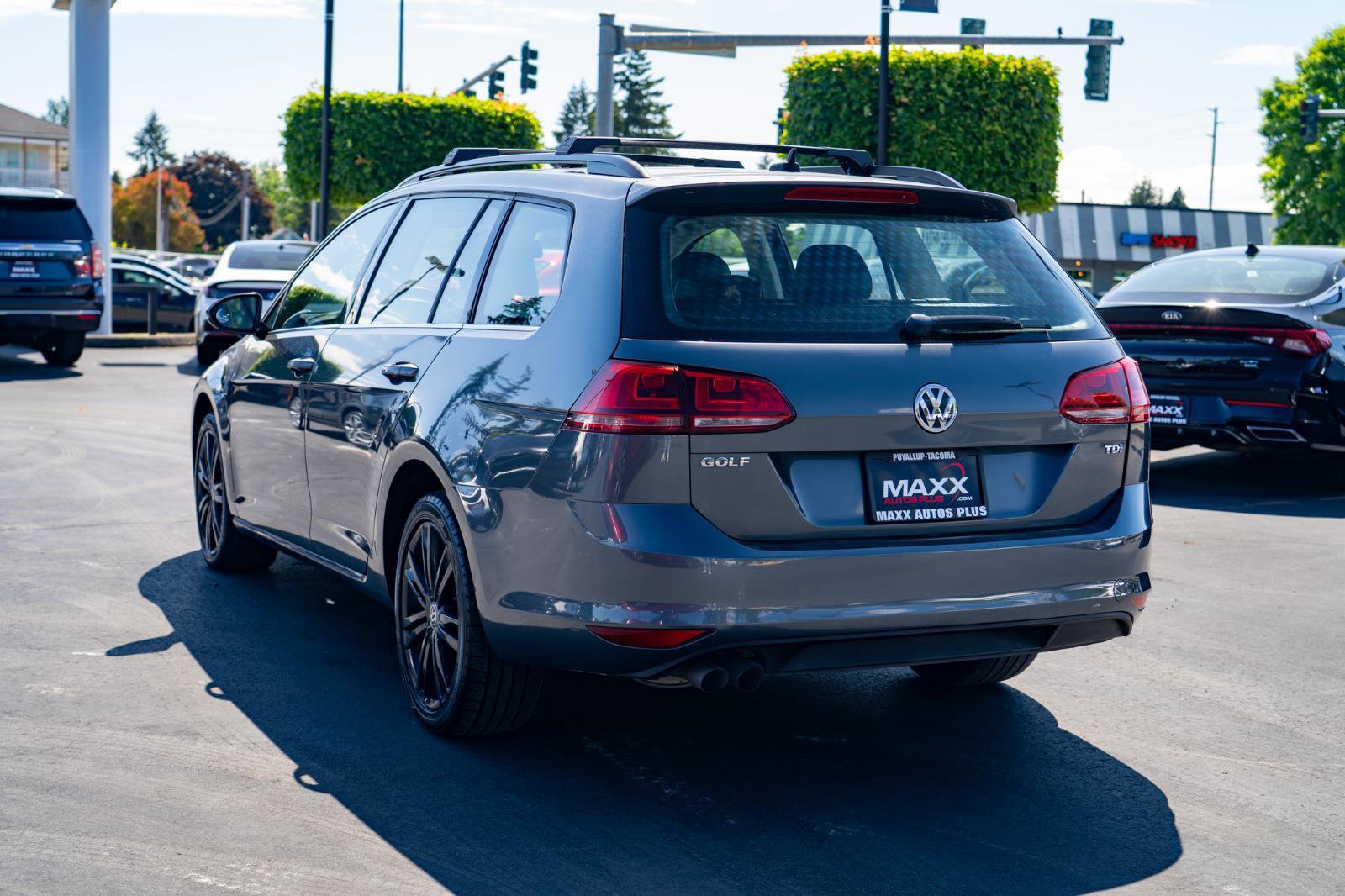 Used 2015 Volkswagen Golf TDI SE FWD image 10