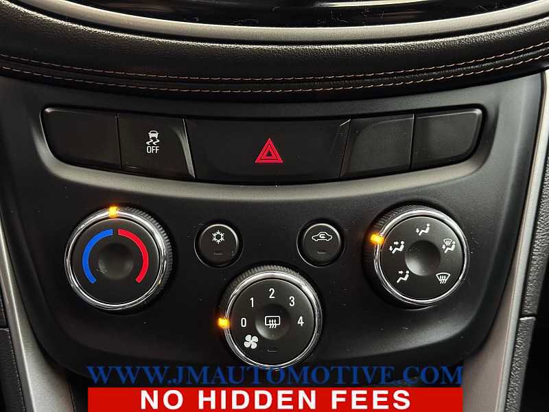 Used 2019 Chevrolet Trax LT w/ LT Convenience Package image 35