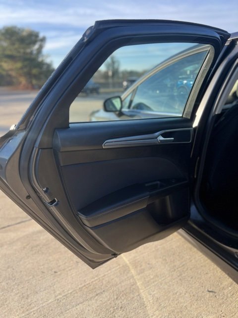 Used 2019 Ford Fusion SE image 23