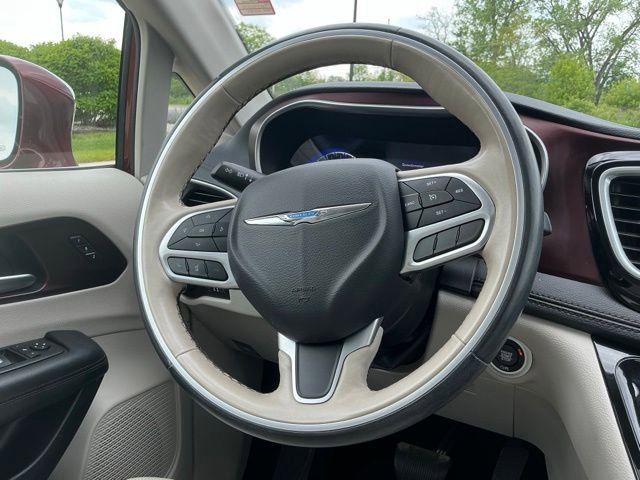 Used 2019 Chrysler Pacifica Limited FWD image 23