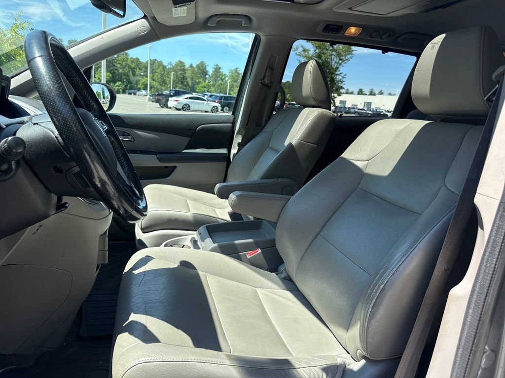 Used 2014 Honda Odyssey Touring Elite image 12