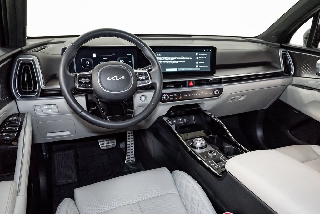 Certified 2025 Kia Sorento SX Prestige AWD/4WD image 7