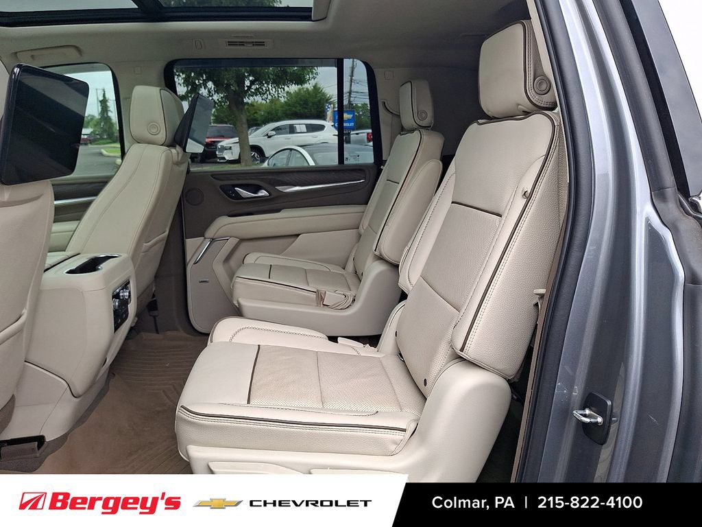 Used 2022 GMC Yukon XL Denali w/ Denali Ultimate Package AWD/4WD image 12