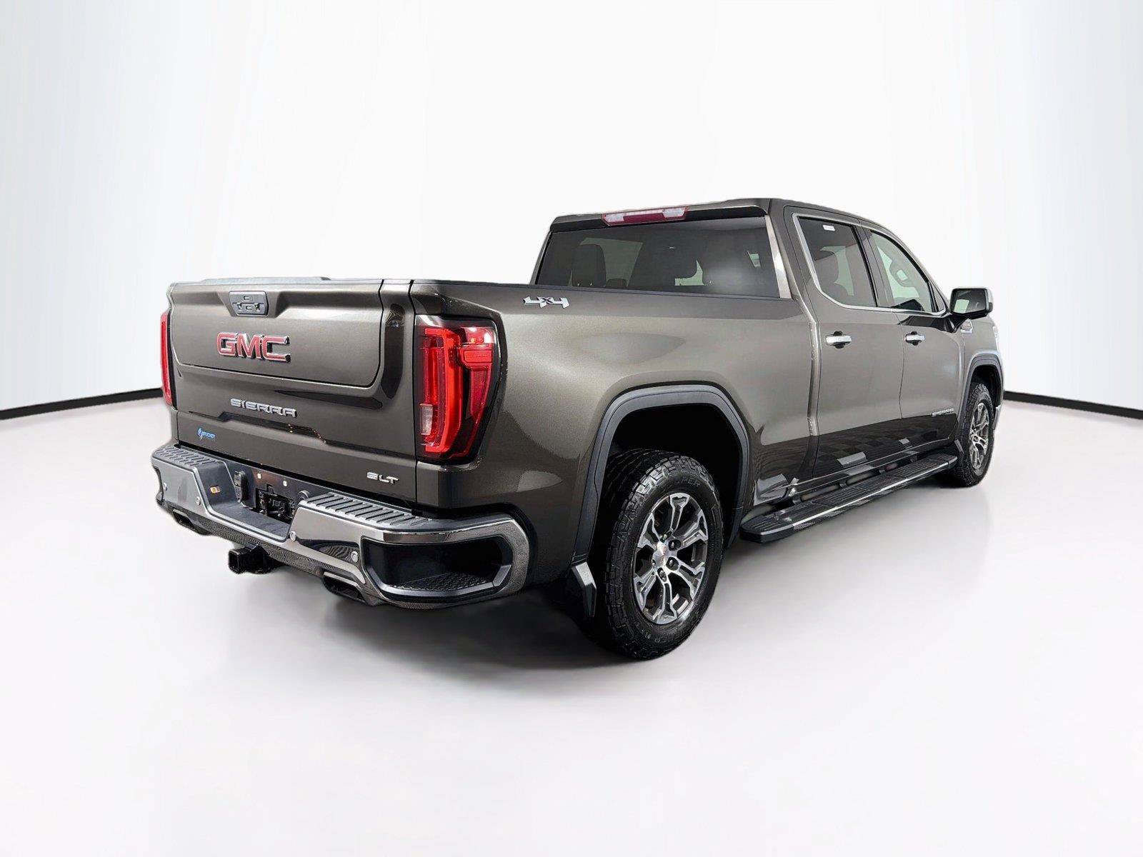 Used 2019 GMC Sierra 1500 SLT w/ Driver Alert Package I AWD/4WD image 11