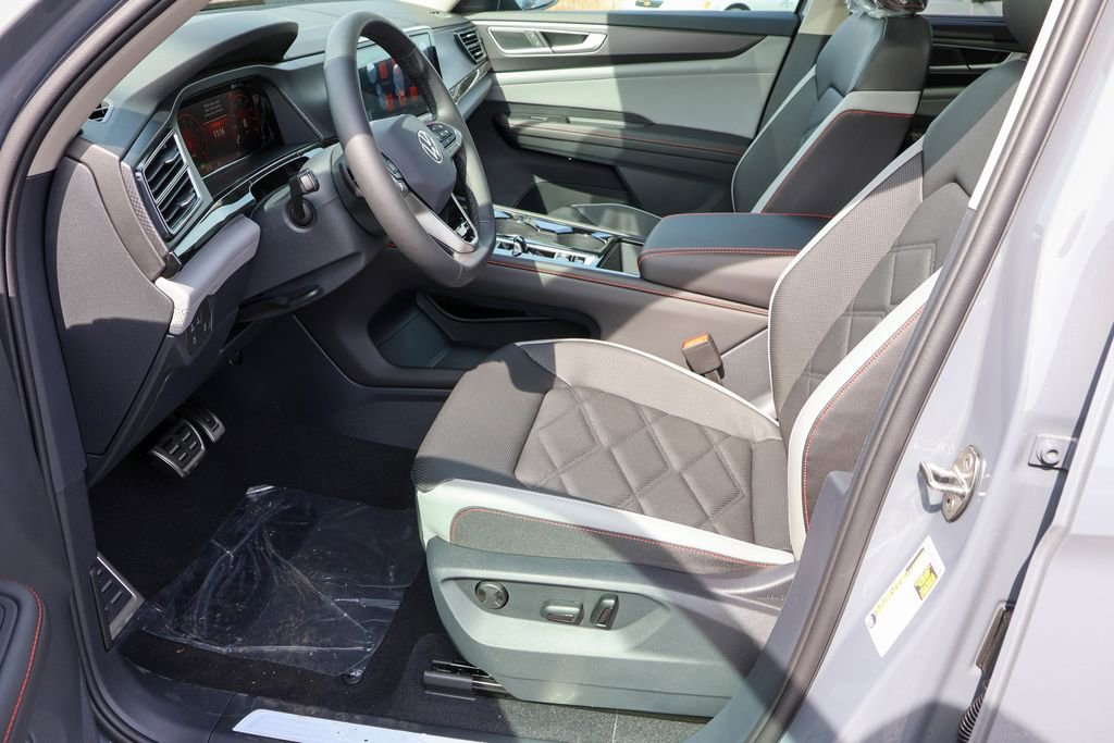 New 2025 Volkswagen Atlas Peak Edition SE image 22