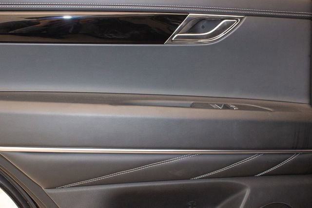 Used 2025 Genesis GV80 2.5T Standard image 18