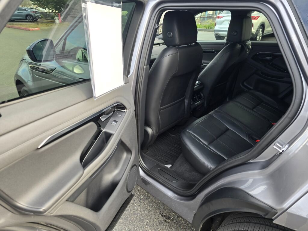 Used 2020 Land Rover Range Rover Evoque SE image 15