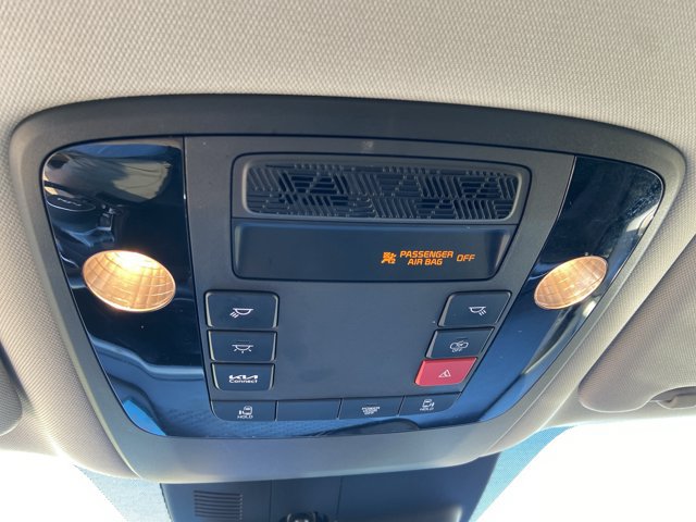 Used 2025 Kia Carnival FWD image 44