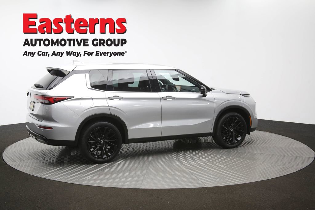 Used 2022 Mitsubishi Outlander SE image 42