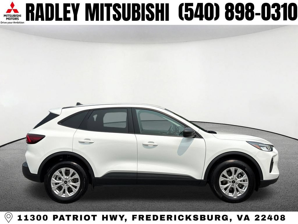 Used 2025 Ford Escape Active AWD/4WD image 19