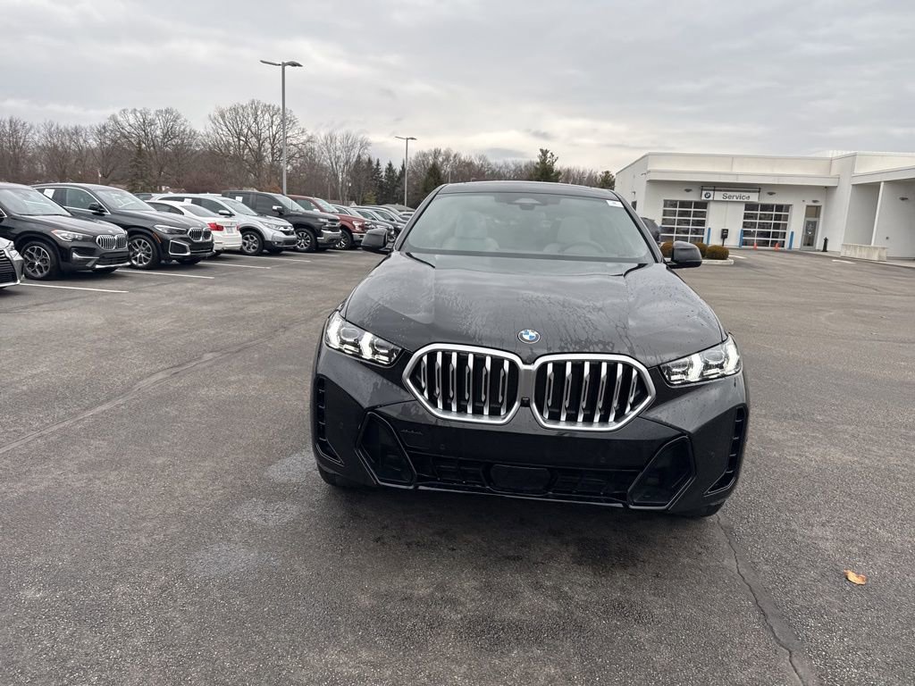 New 2026 BMW X6 xDrive40i w/ Climate Comfort Package image 2