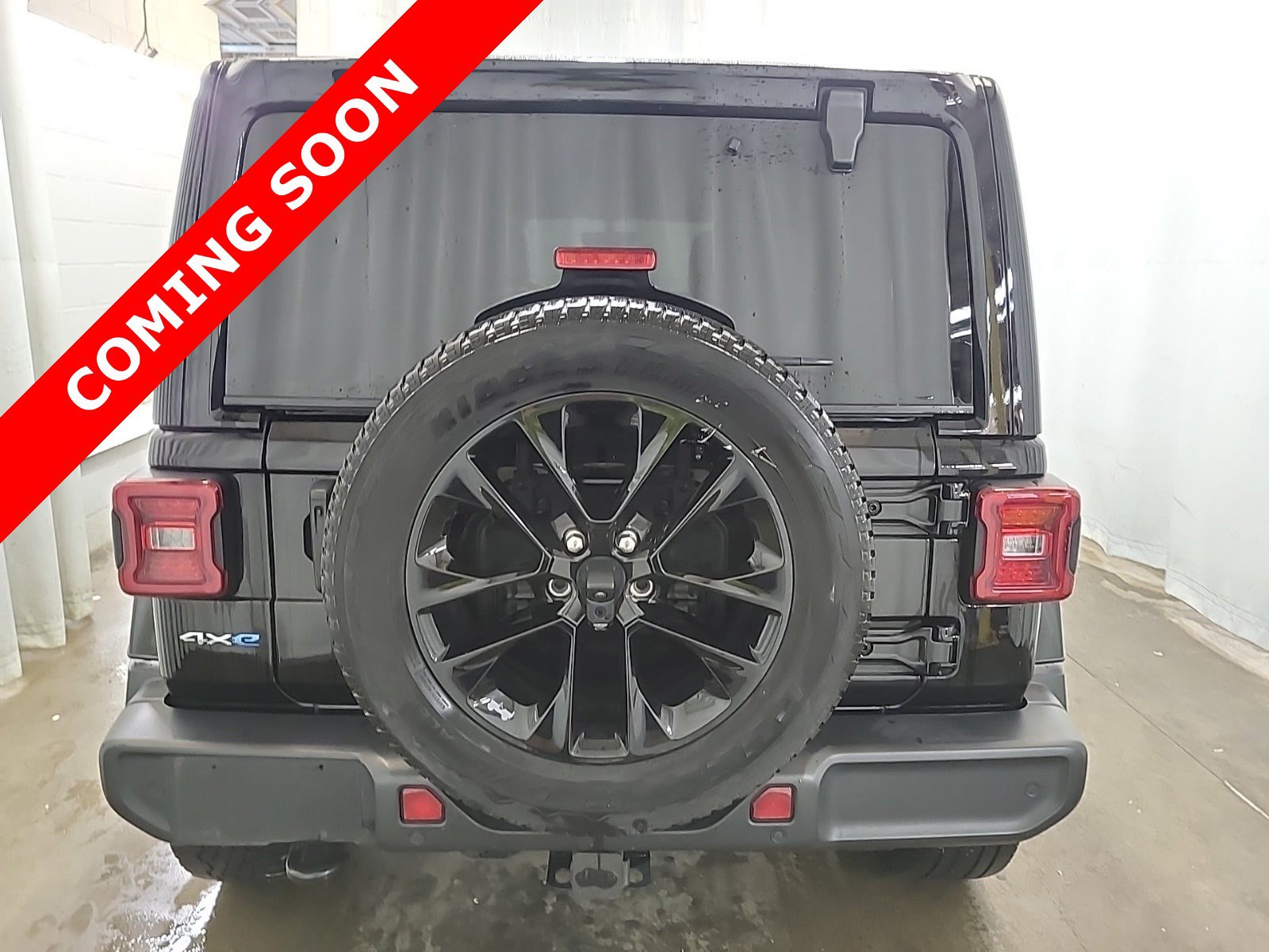 Used 2021 Jeep Wrangler Unlimited Sahara AWD/4WD image 4