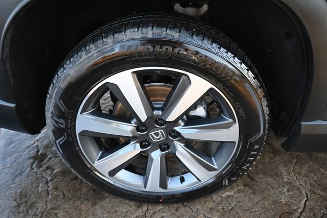 Used 2025 Honda Pilot Touring image 12