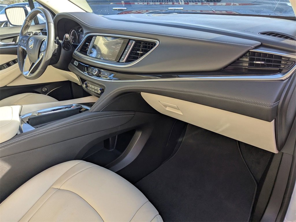 Certified 2024 Buick Enclave Essence image 12