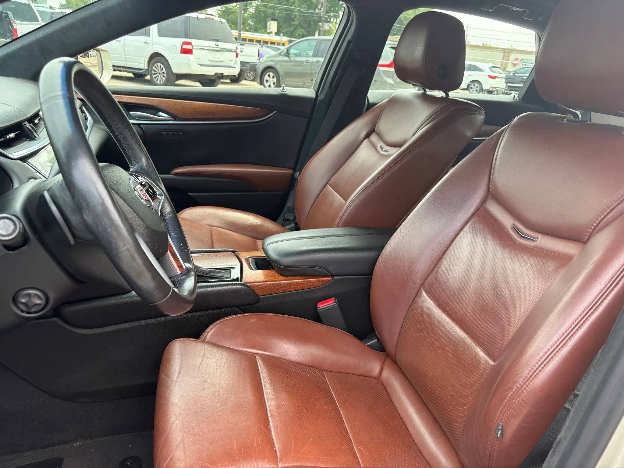 Used 2015 Cadillac XTS Luxury image 11