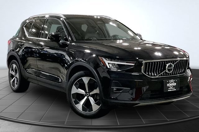 Certified 2023 Volvo XC40 B4 Plus w/ Driver Assist Package FWD image 15