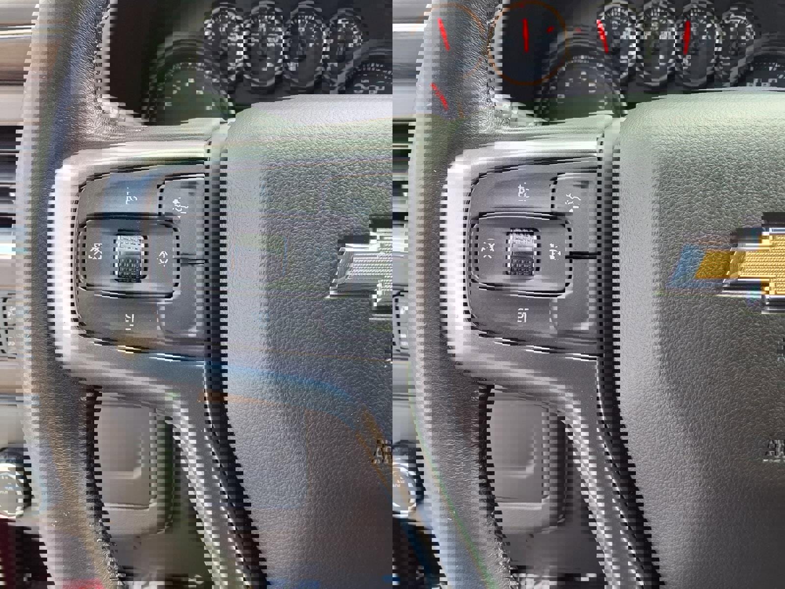 Used 2022 Chevrolet Suburban LS image 15