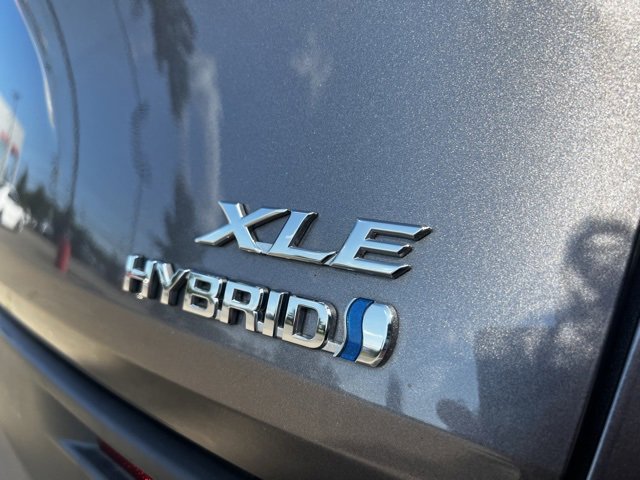 Used 2024 Toyota Sienna XLE image 27