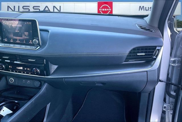 Used 2022 Nissan Rogue SV image 23