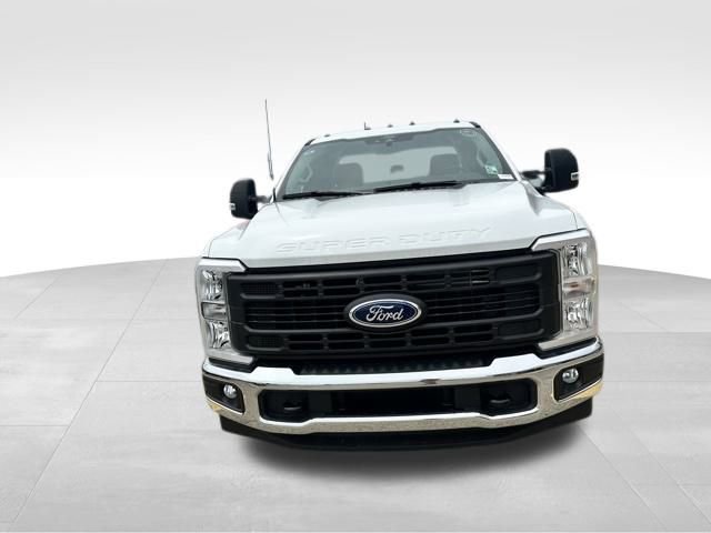 New 2025 Ford F250 XL w/ XL Chrome Package image 2