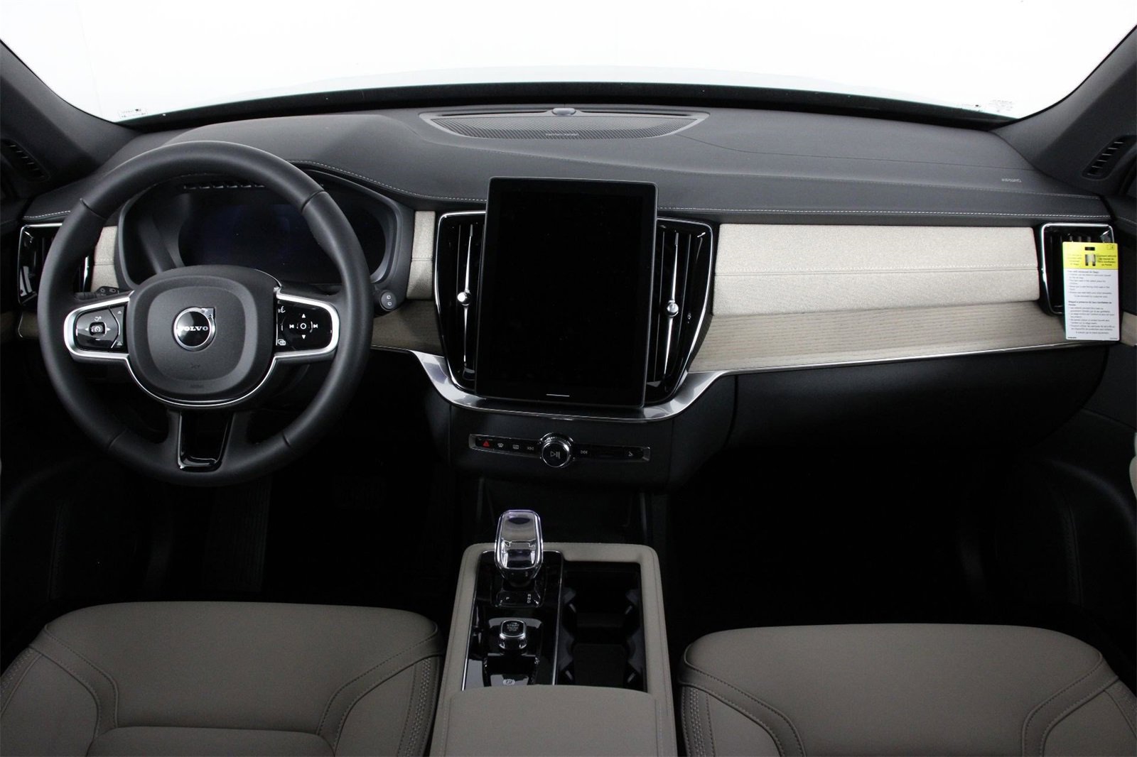 New 2026 Volvo XC90 B6 Plus w/ Protection Package Premier image 5