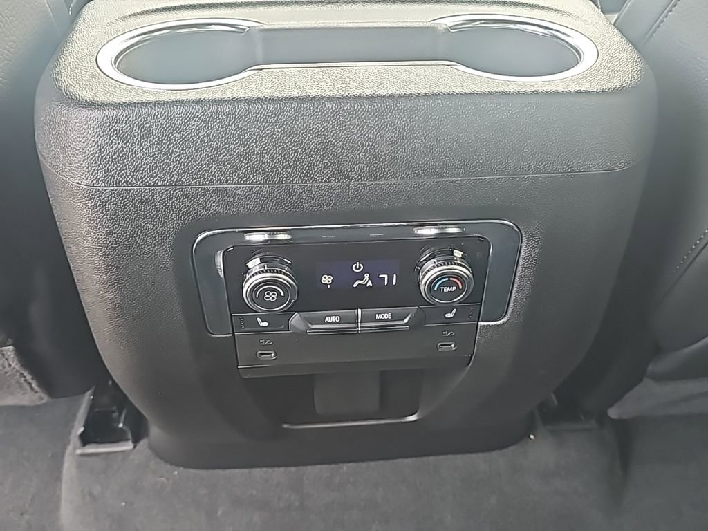 Used 2026 GMC Yukon XL Denali w/ Sun & Power Step Package image 21