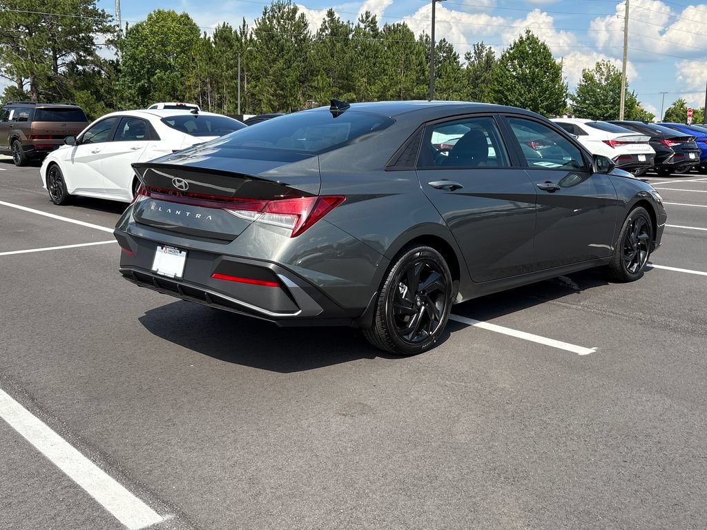 New 2026 Hyundai Elantra Sport FWD image 23