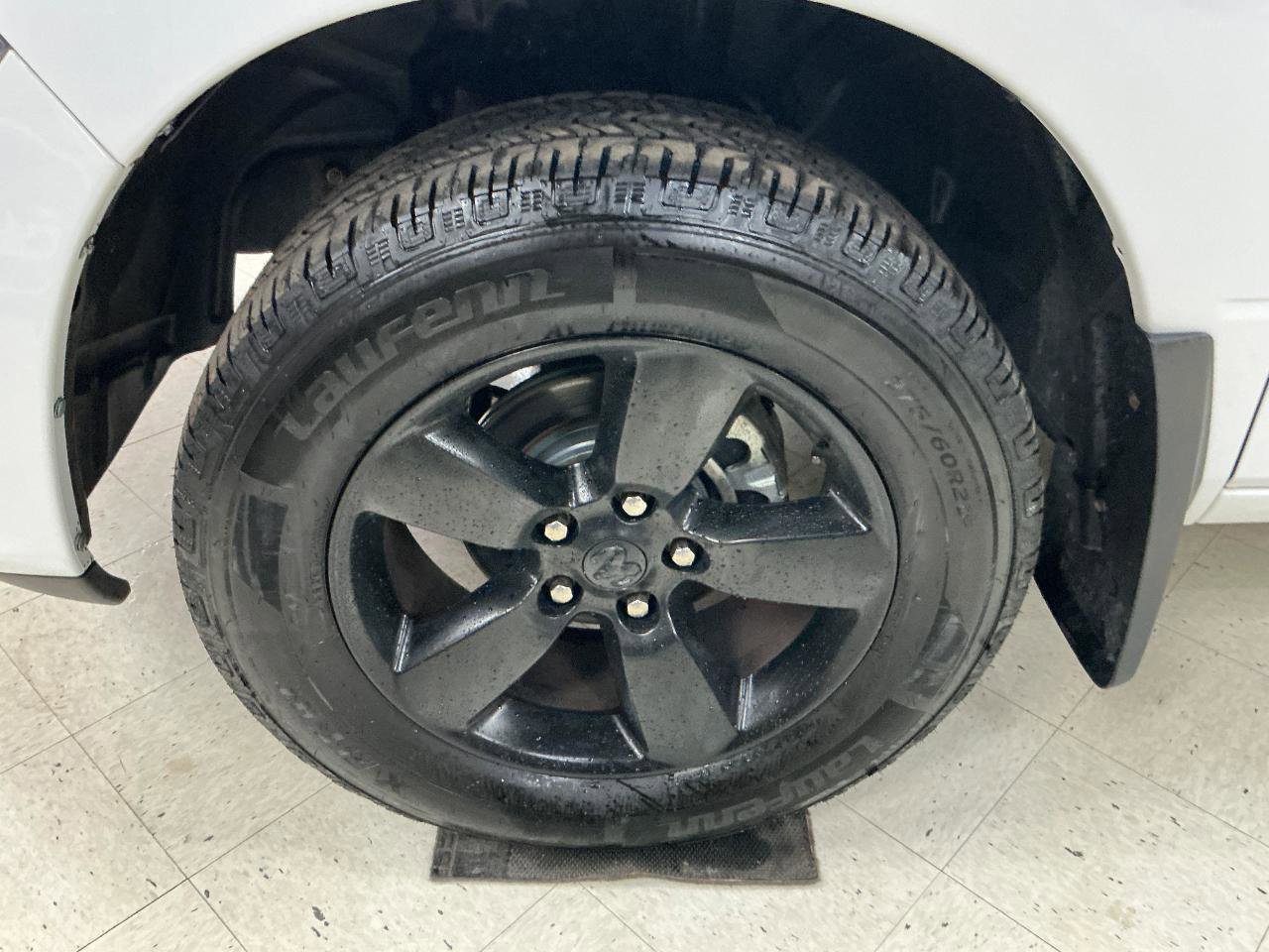 Used 2019 RAM 1500 Express w/ Express Value Package AWD/4WD image 6