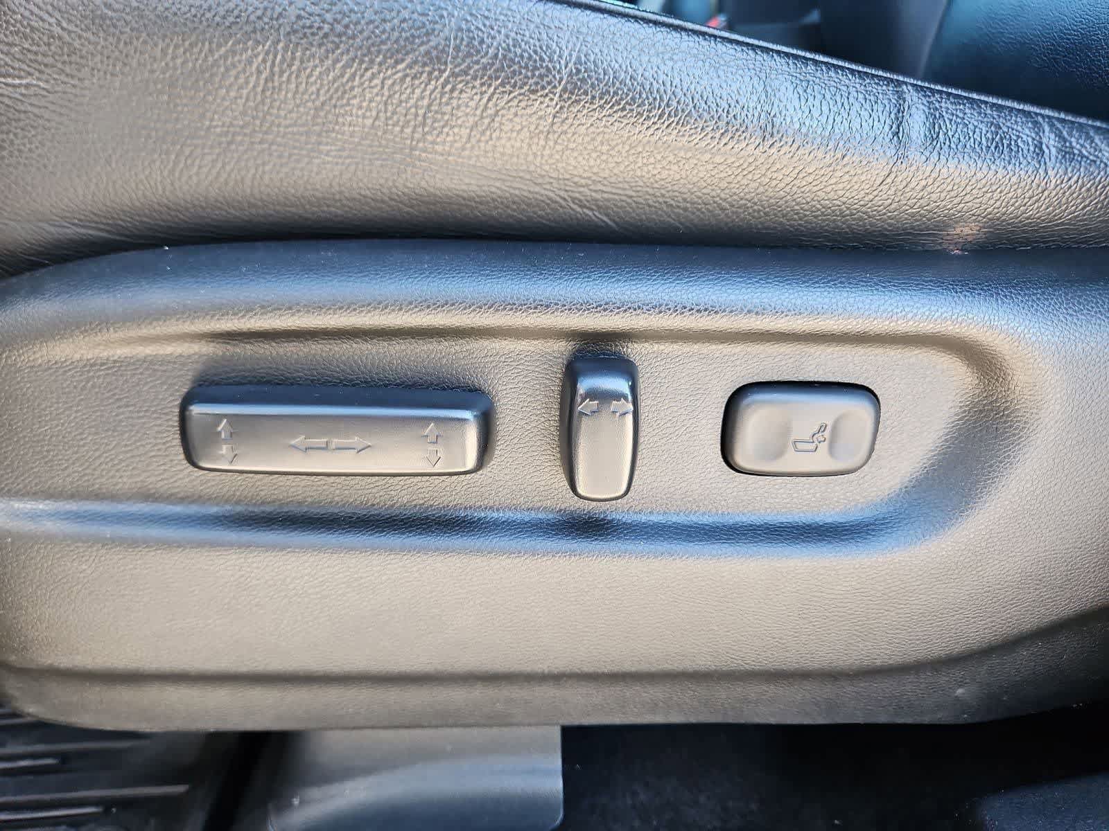 Used 2020 Honda Pilot Touring image 16