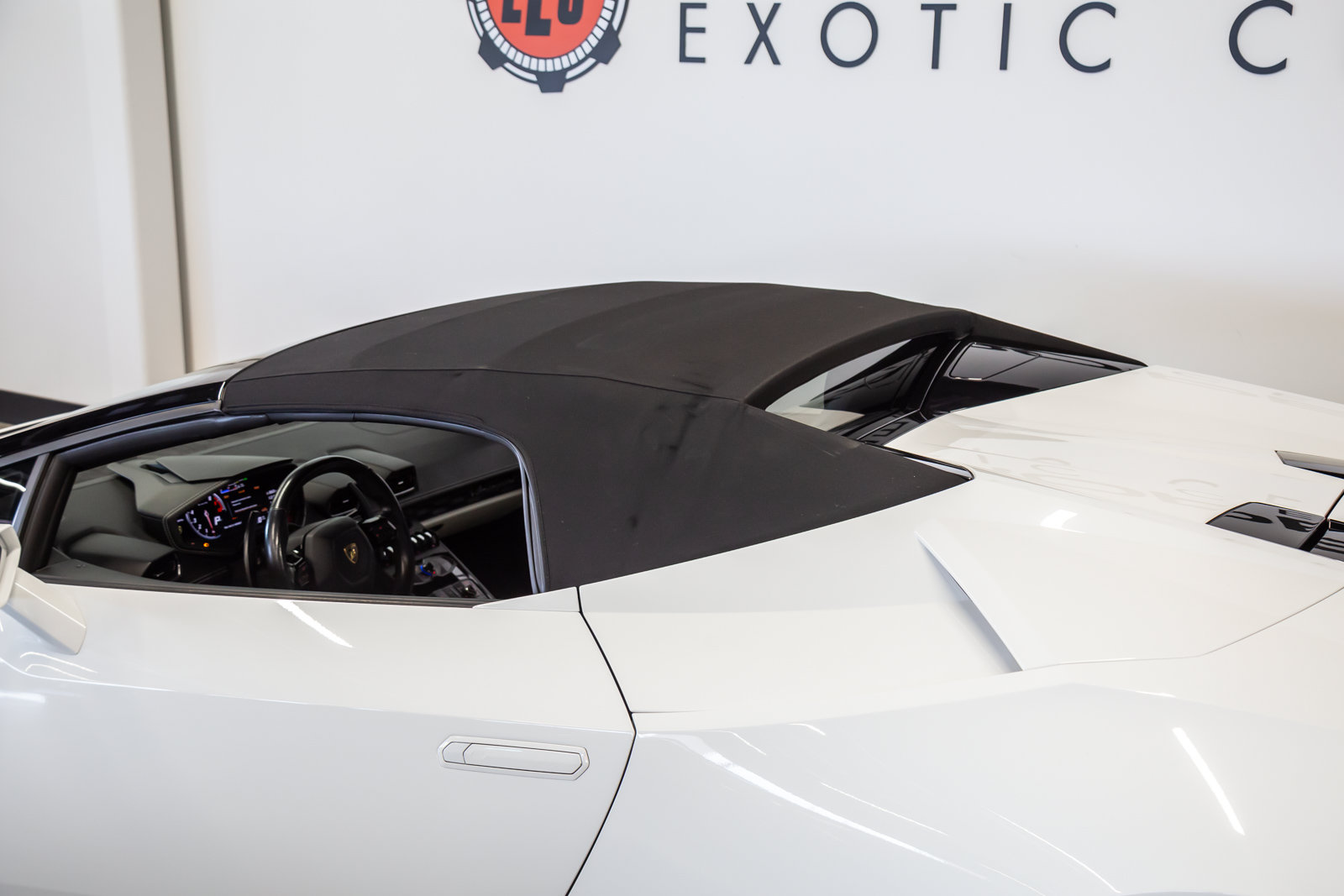 Used 2017 Lamborghini Huracan LP 610-4 AWD/4WD image 28