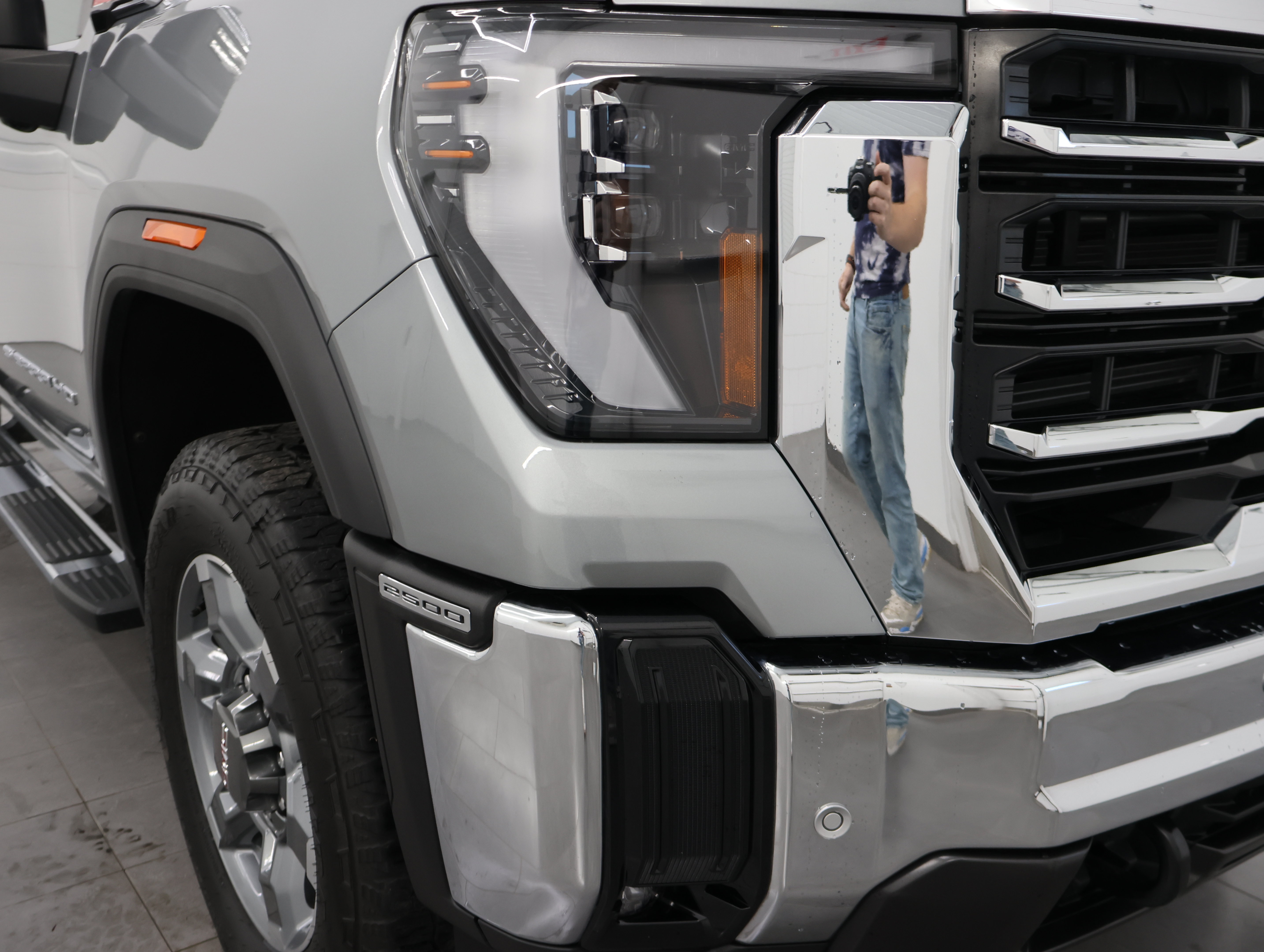 Used 2025 GMC Sierra 2500 SLT w/ SLT Premium Package AWD/4WD image 34