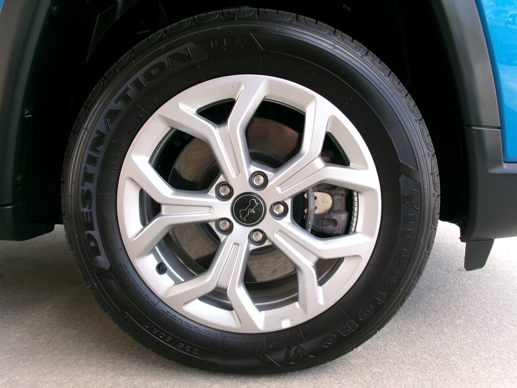 Used 2025 Jeep Compass Latitude AWD/4WD image 57