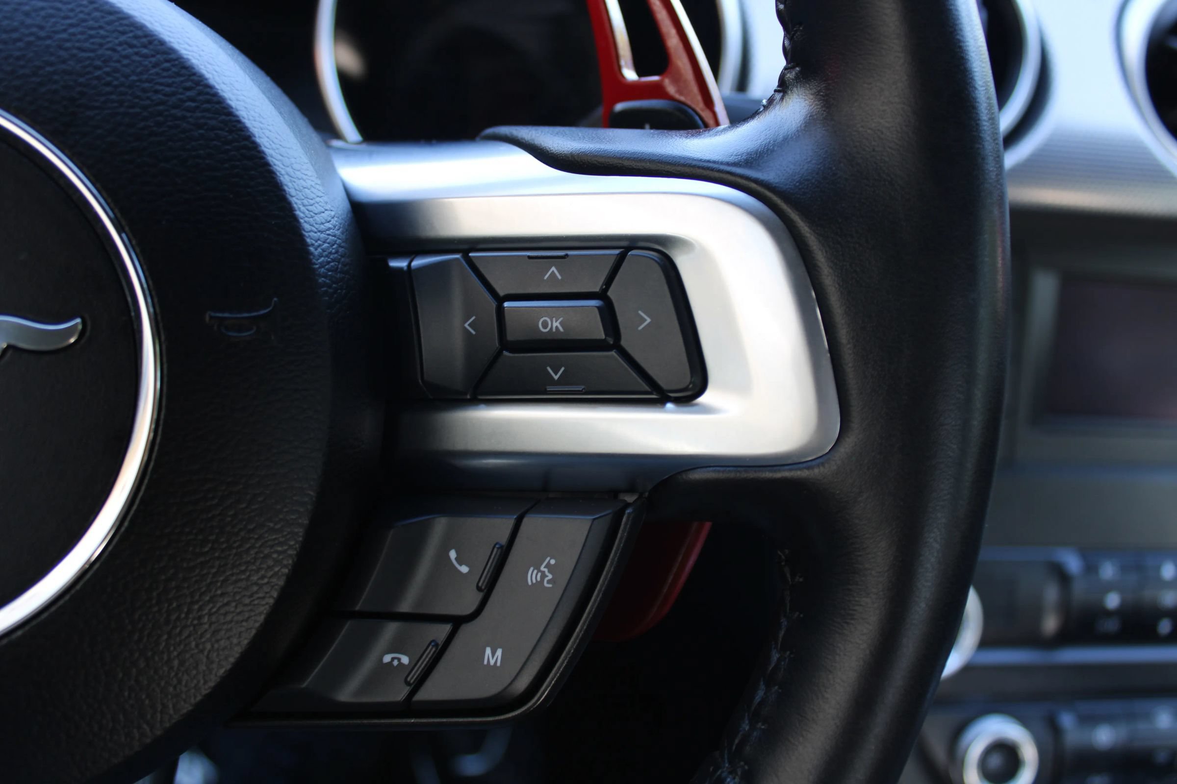 Used 2019 Ford Mustang GT w/ Black Accent Package RWD image 9