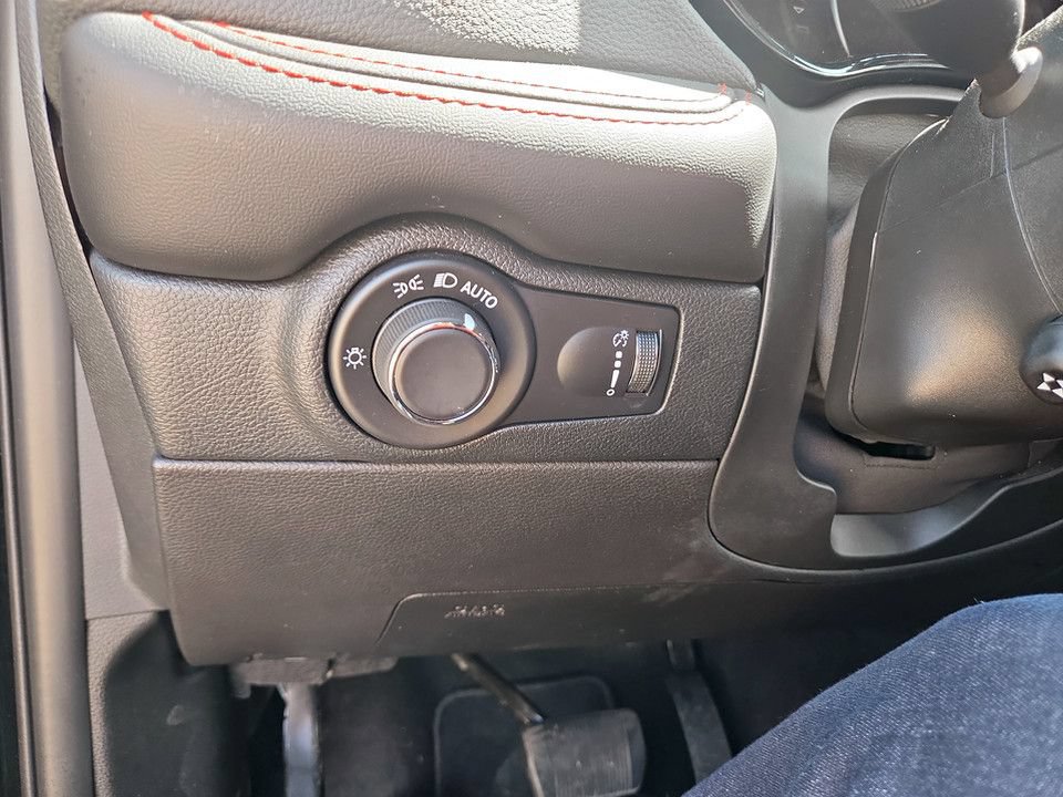 Used 2025 Dodge Durango R/T AWD/4WD image 21