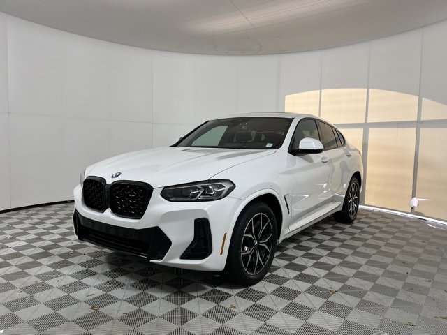 Used 2023 BMW X4 xDrive30i w/ M Sport Package image 3