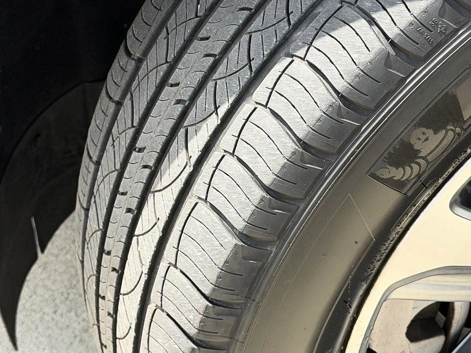 Used 2023 Ford Edge SEL w/ Convenience Package image 19