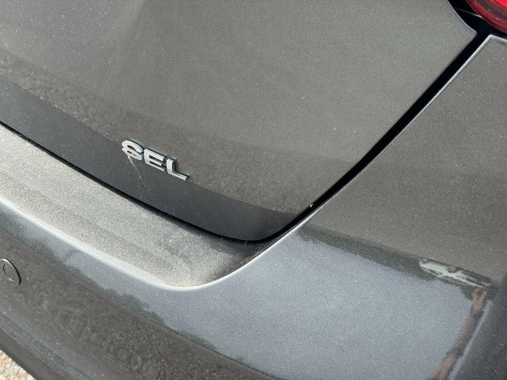 Used 2018 Ford Focus SEL w/ Cold Weather Package FWD image 15