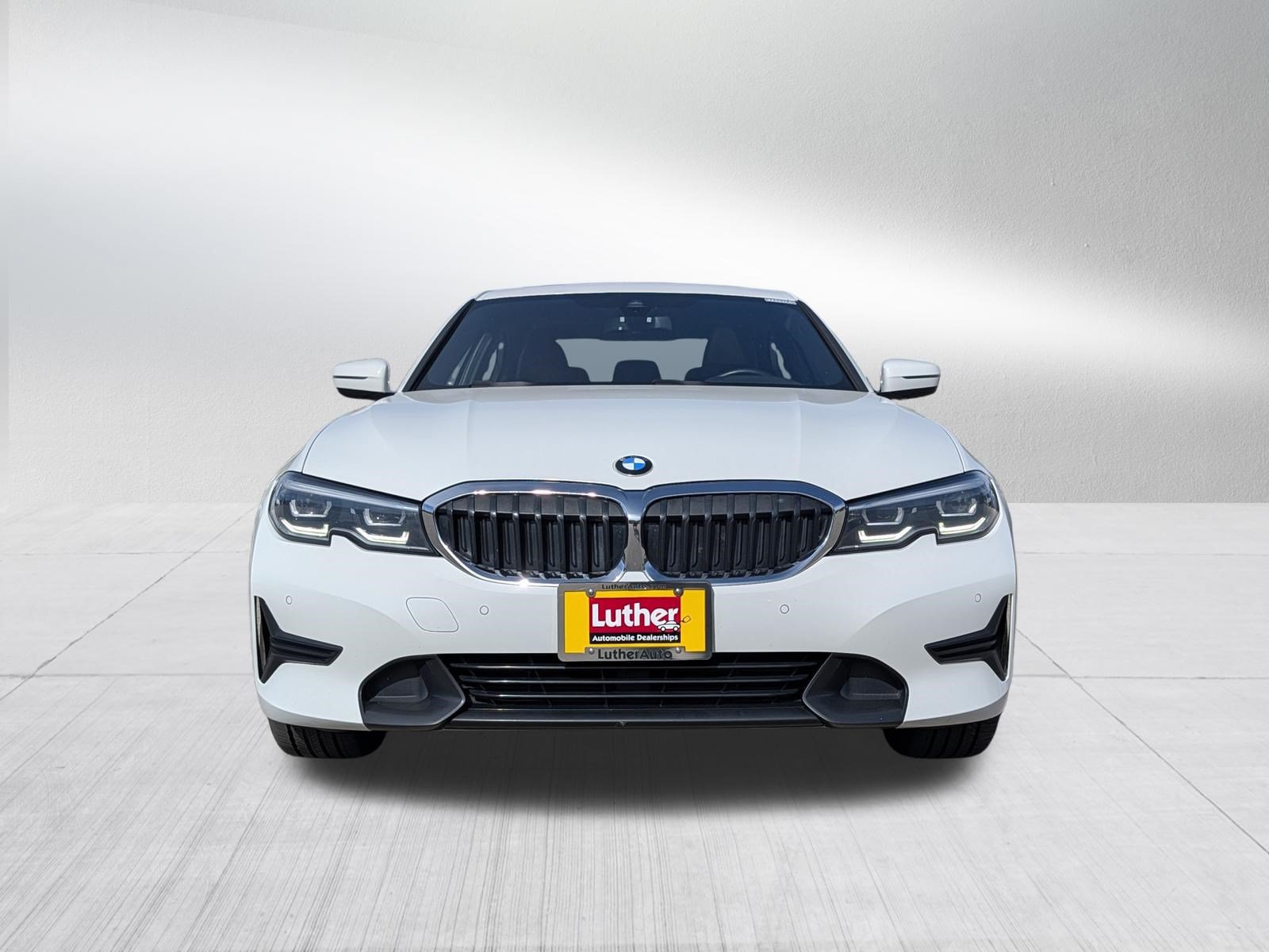 Used 2019 BMW 330i xDrive Sedan w/ Convenience Package AWD/4WD image 2