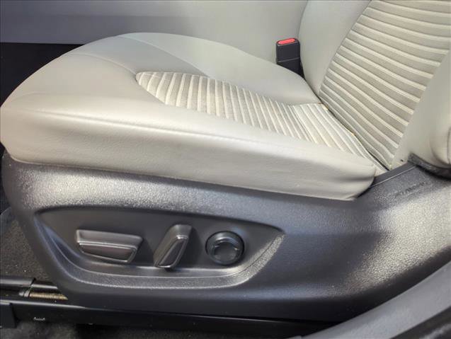 Certified 2022 Toyota Camry SE image 13
