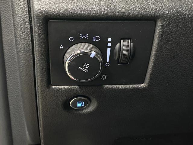 Used 2021 Jeep Grand Cherokee Limited w/ Luxury Group II AWD/4WD image 26